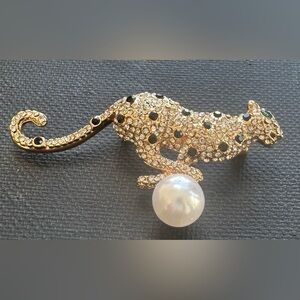 Gold & Black Leopard With Pearl Ball Brooch